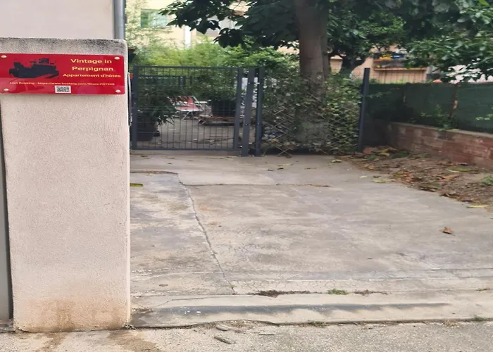 Vintage In Apartment *